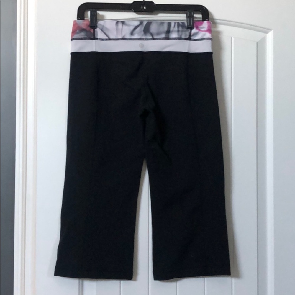 Lululemon Mid/Low Crop pink and gray waist band 8